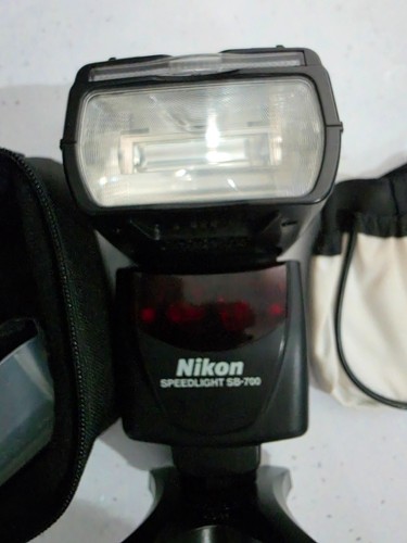 Nikon 700 speedlight flash - nikon,