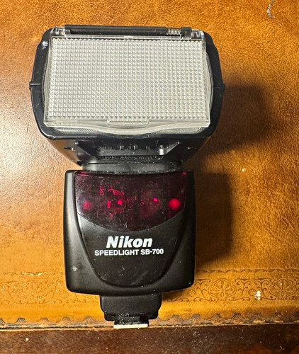 Nikon speedlight 700 flash - sb-700,